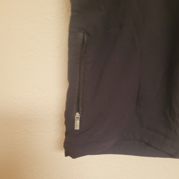 Columbia Black Side Cargo Pocket Shorts - Picture 3 of 5